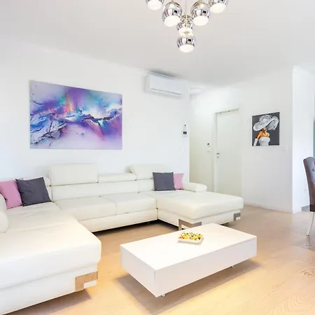 With Wifi - 22872 Apartment